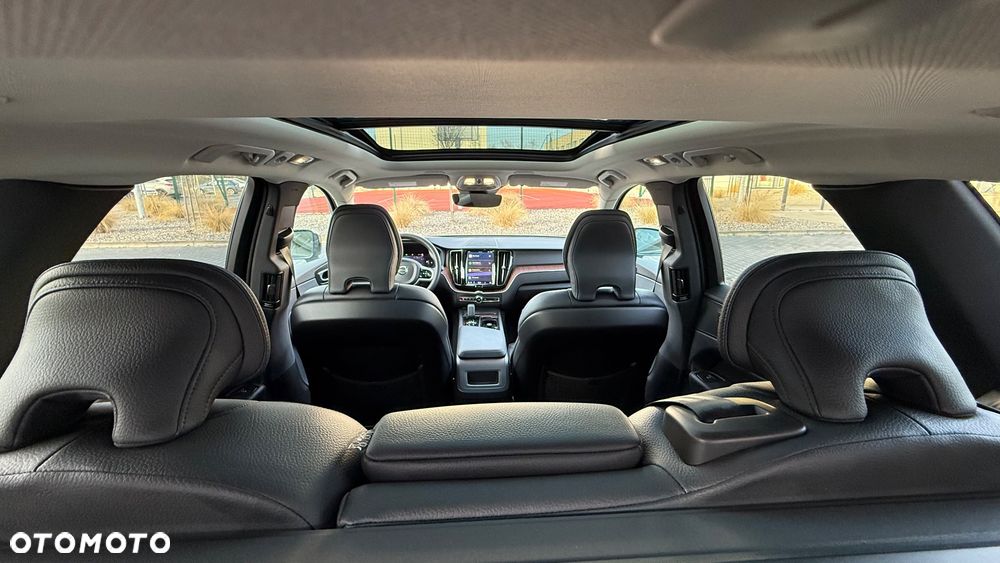 Volvo XC 60 B5 B R-Design - 9