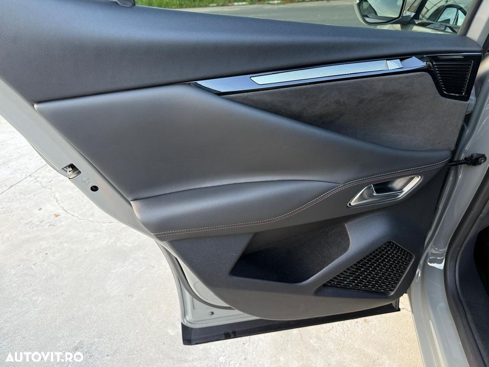 DS Automobiles DS 4 1.2 PureTech 130 S&S EAT8 PERFORMANCE LINE + - 40