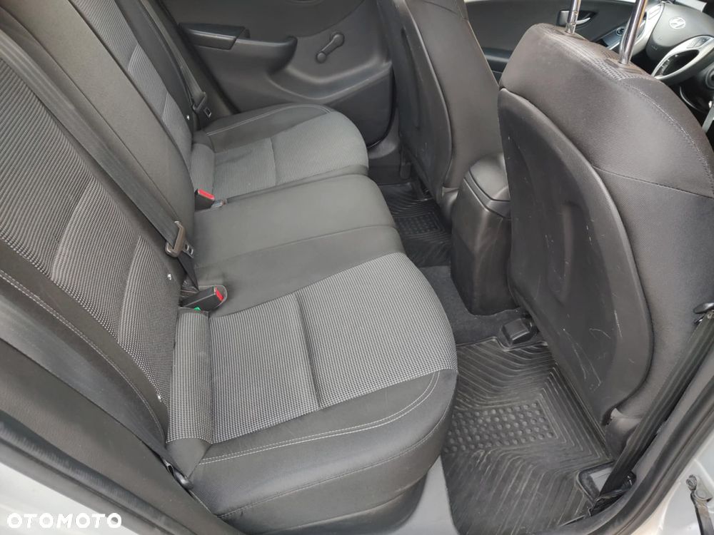 Hyundai i30 1.6 CRDi Classic + - 12