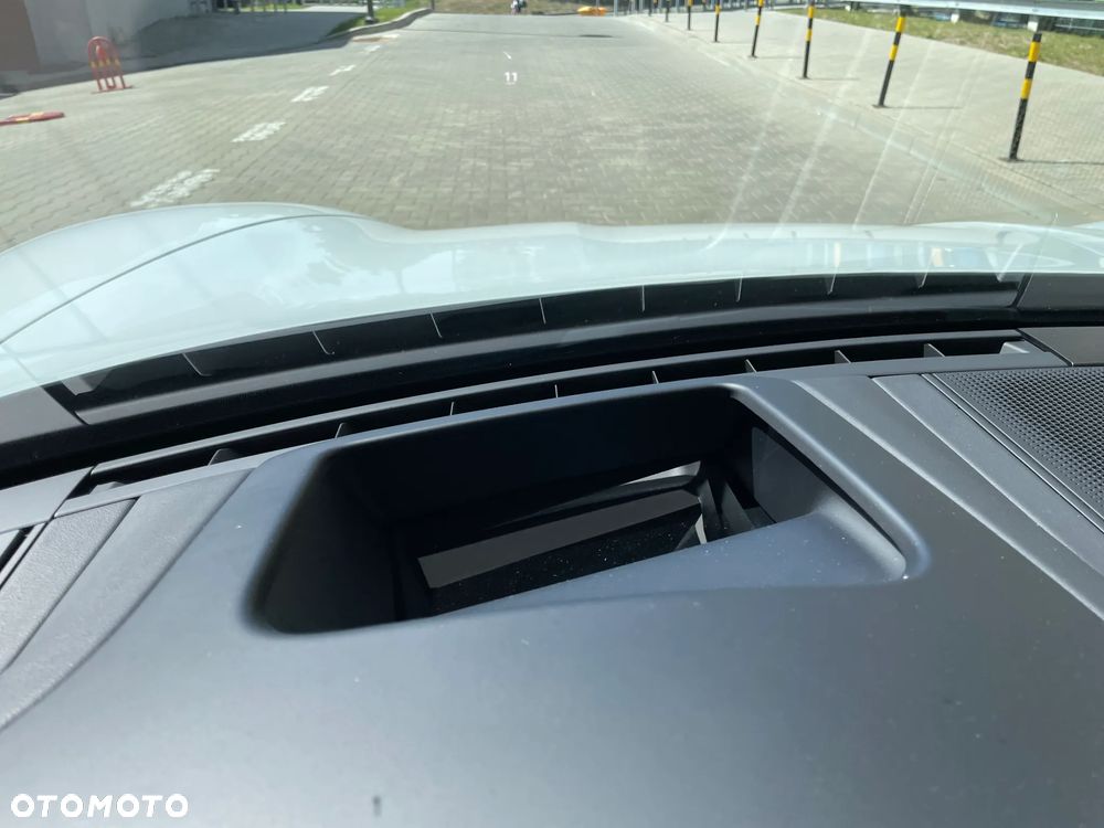 Porsche Taycan Turbo - 40