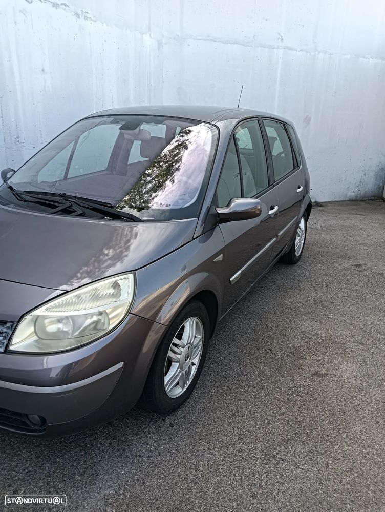 Renault Scénic 1.5 dCi Confort - 2