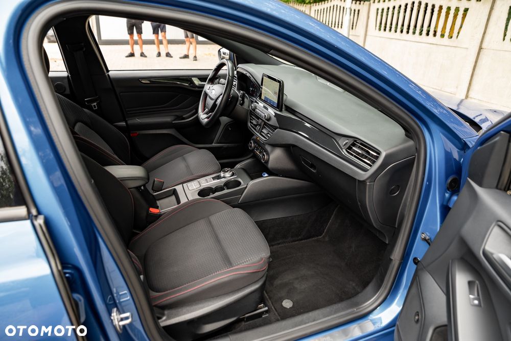 Ford Focus 1.5 EcoBlue Start-Stopp-System ST-LINE - 23