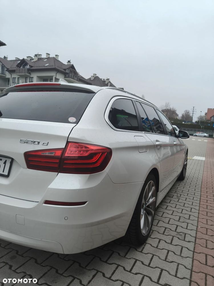 BMW Seria 5 520d xDrive - 29
