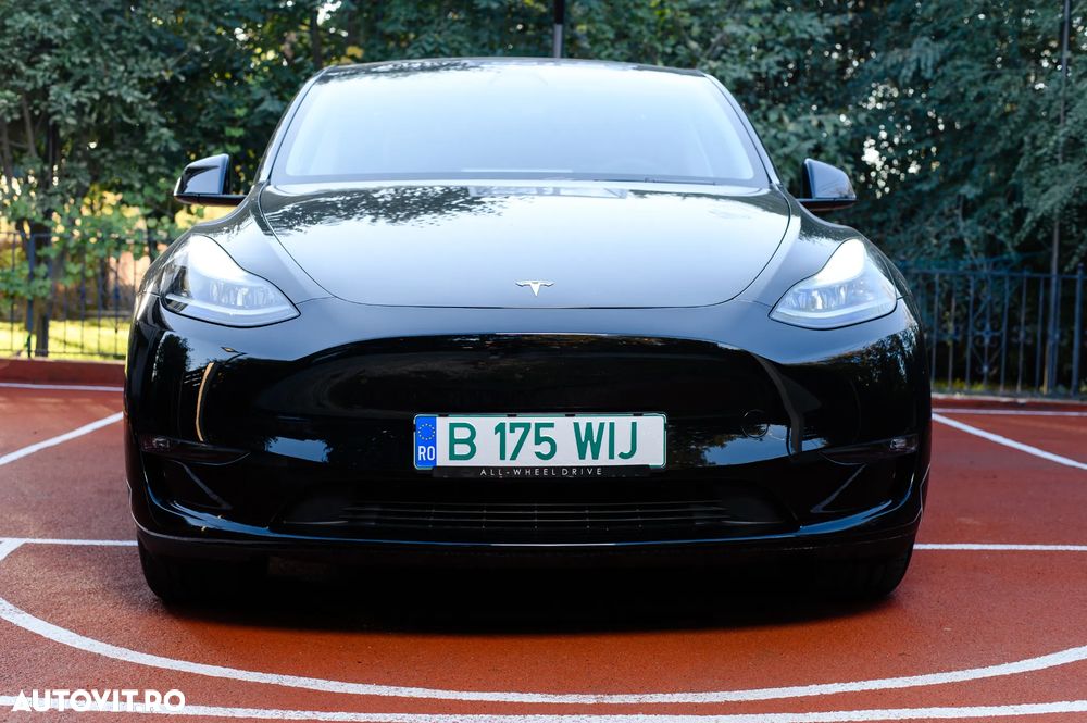 Tesla Model Y - 3