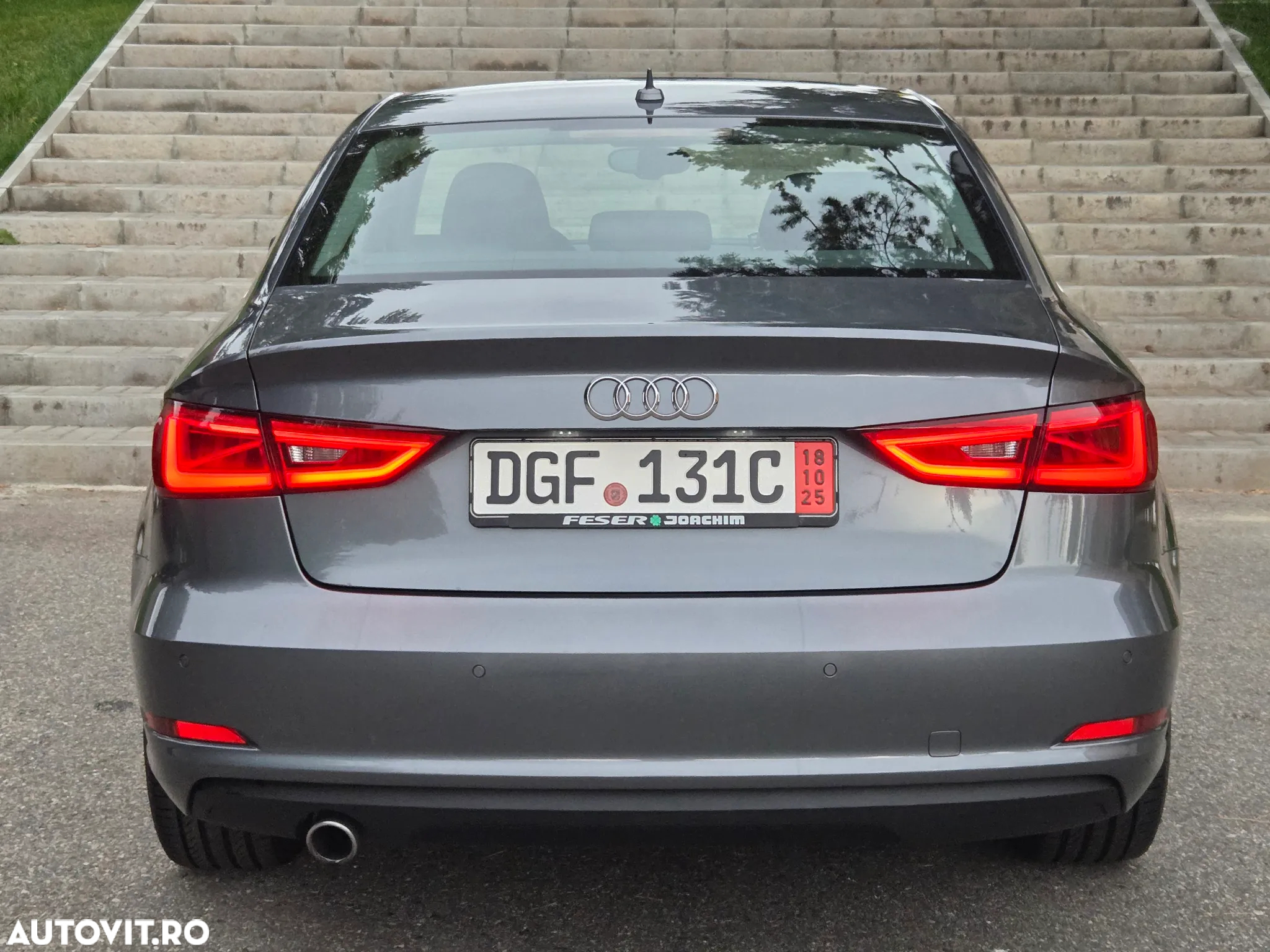 Audi A3 1.6 TDI Sportback S tronic design - 8