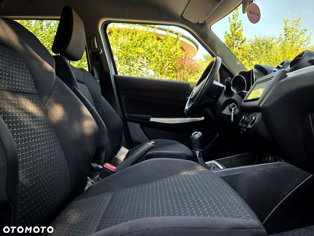 Suzuki Swift 1.2 Dualjet Hybrid Comfort - 4