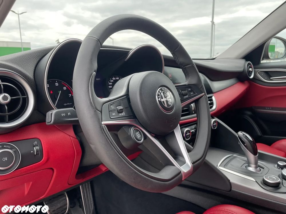 Alfa Romeo Giulia 2.0 Turbo Veloce Q4 - 33