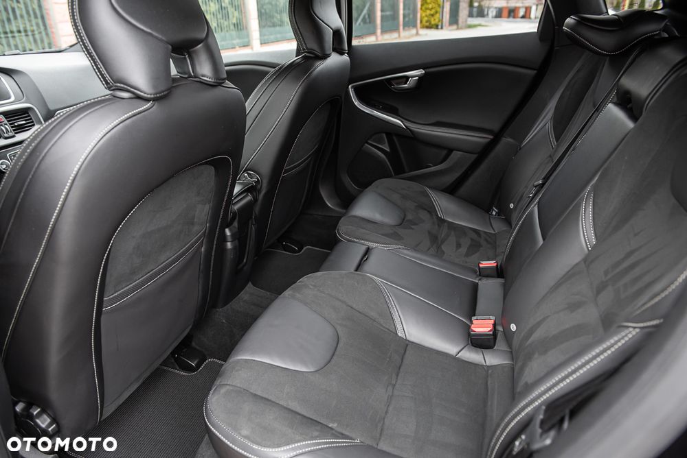 Volvo V40 D3 Geartronic RDesign - 29