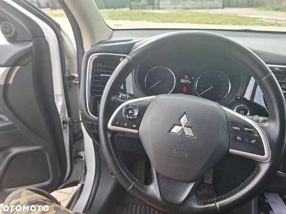 Mitsubishi Outlander 2.2 DID Intense - 14