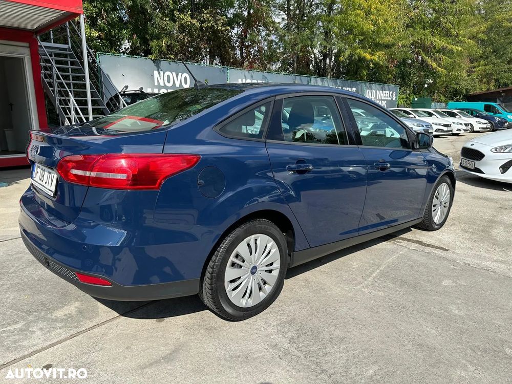 Ford Focus 1.5 TDCi Powershift Titanium - 5