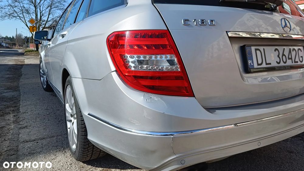 Mercedes-Benz Klasa C 180 CGI BlueEFFICIENCY Avantgarde - 4