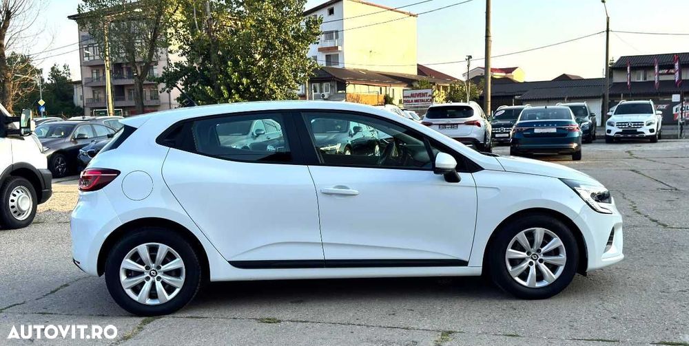 Renault Clio - 10