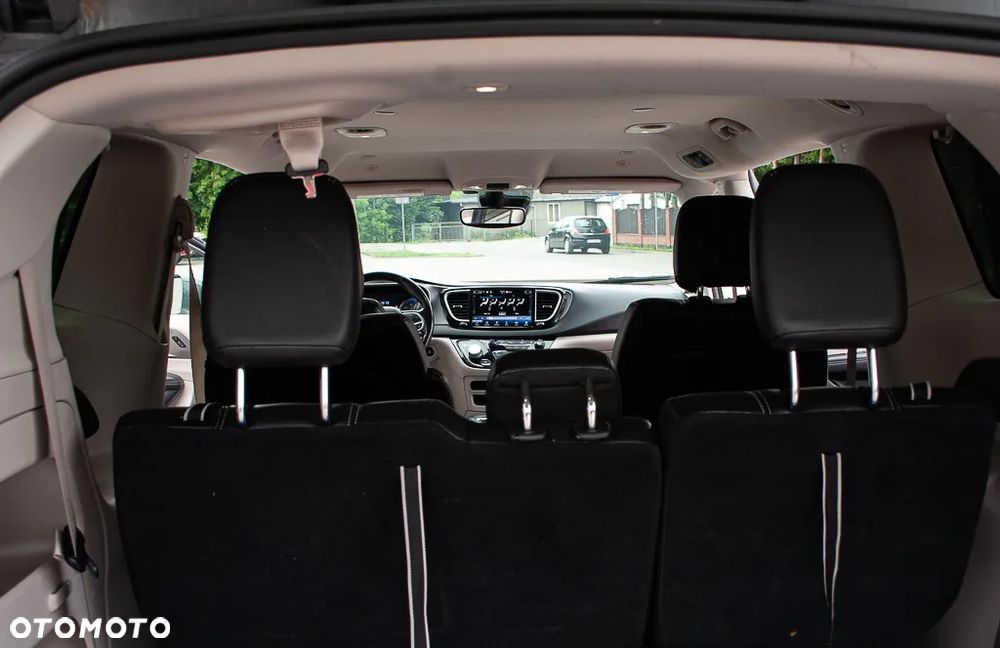 Chrysler Pacifica - 31