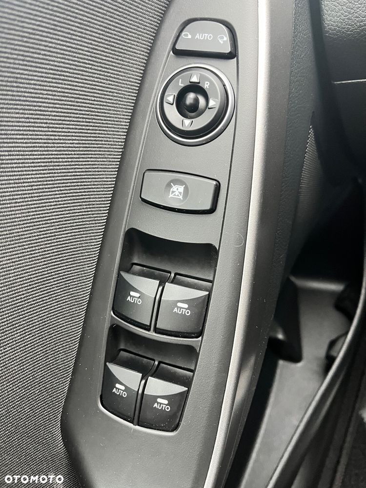 Hyundai i30 blue 1.6 CRDi YES Gold - 16