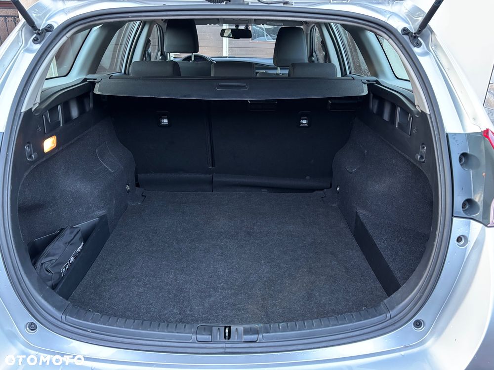 Toyota Auris 1.8 HSD Luna - 17