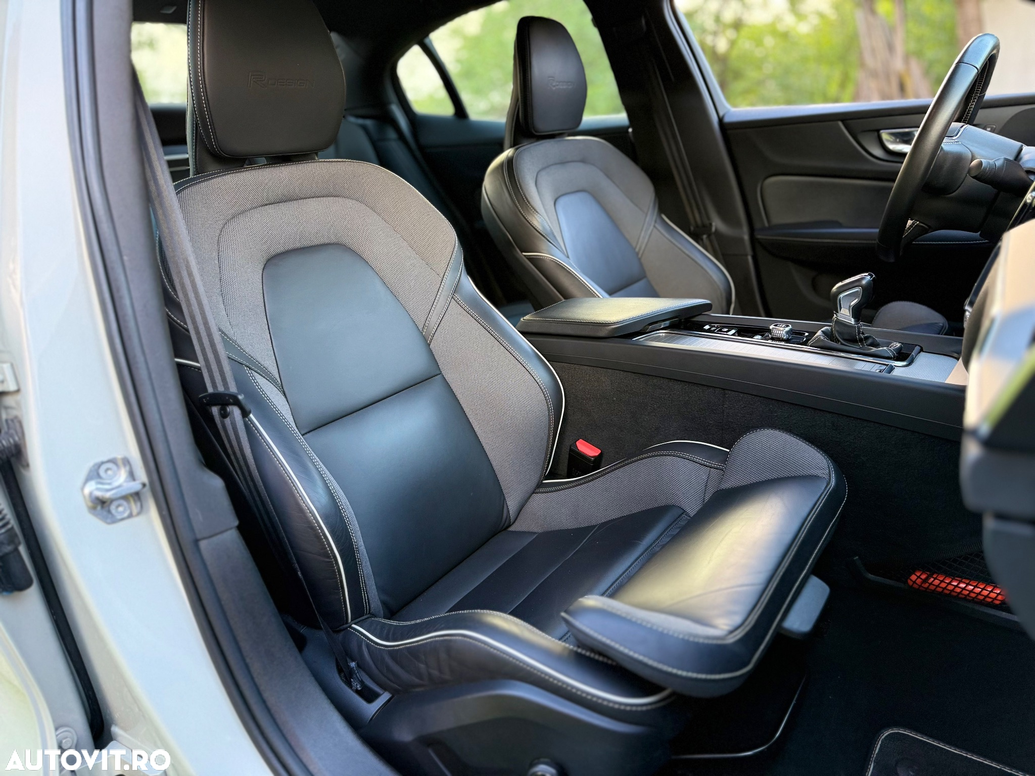 Volvo S60 T4 R-Design - 16