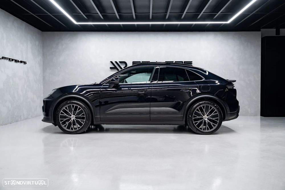 Porsche Macan Electric 4 - 16