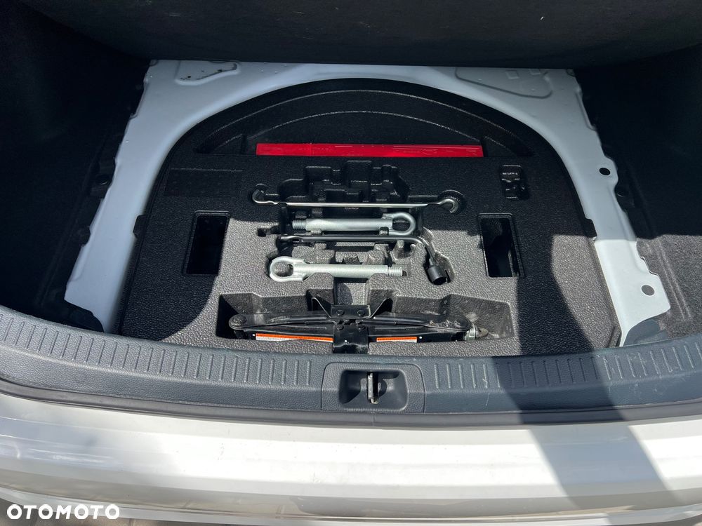 Toyota Corolla 1.8 Hybrid GPF Comfort - 27