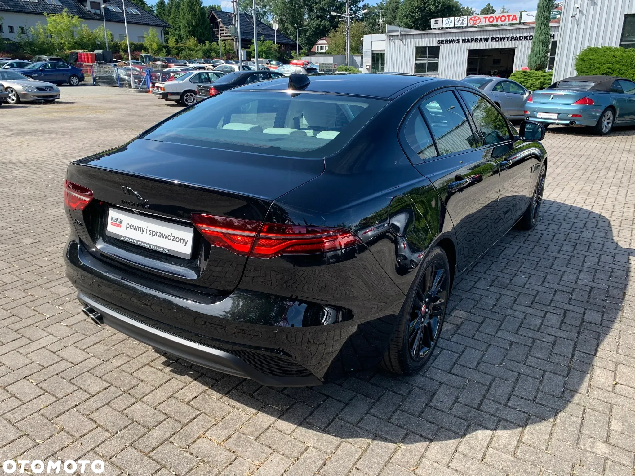 Jaguar XE 2.0 D200 mHEV R-Dynamic Black - 2
