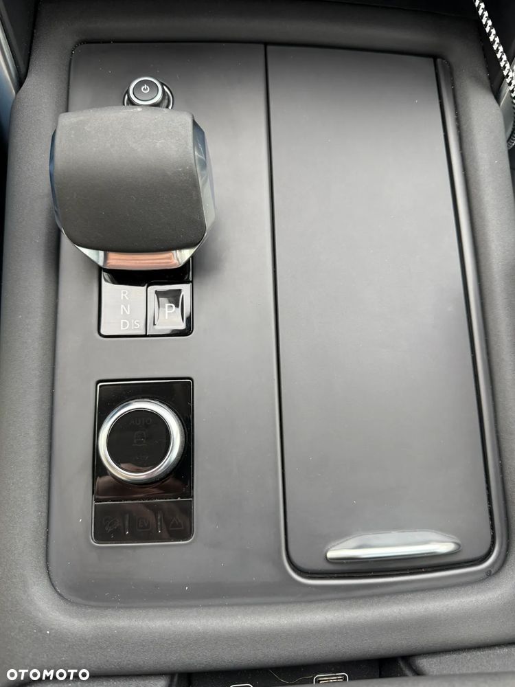 Land Rover Discovery V 3.0 D250 mHEV SE - 12