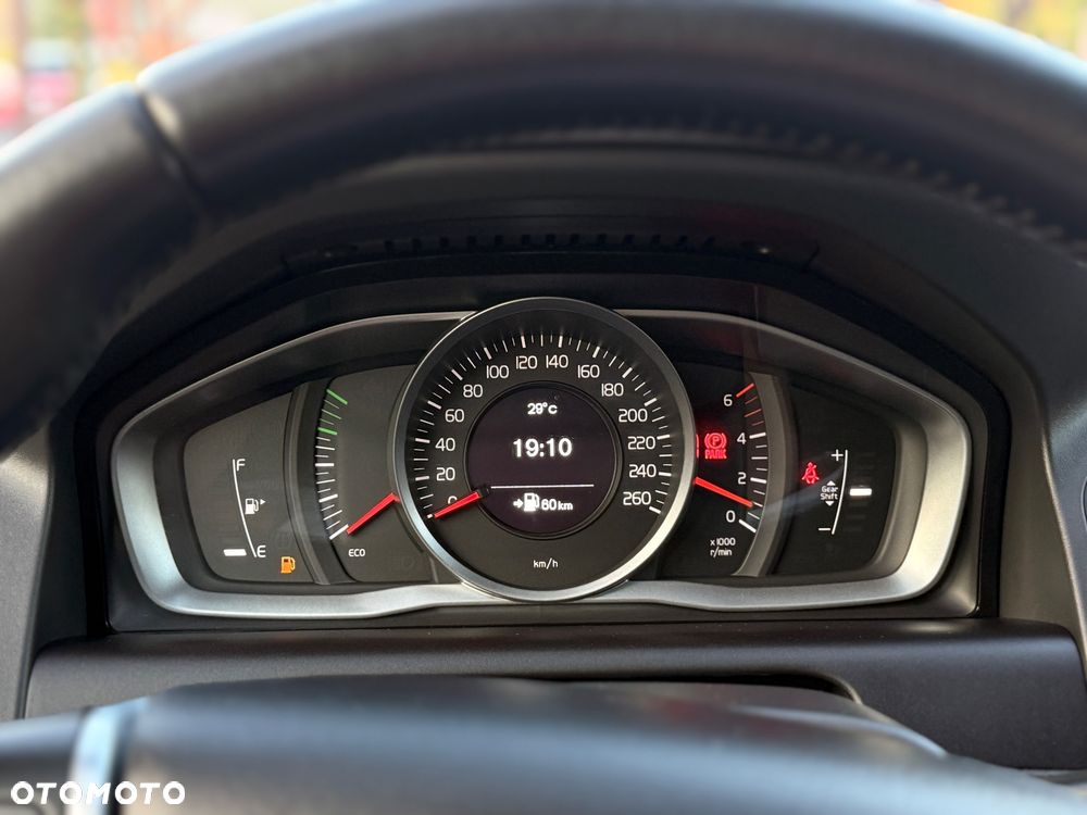 Volvo XC 60 D4 Drive-E Momentum - 24