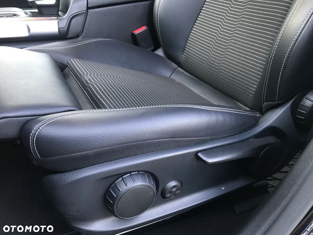 Mercedes-Benz EQB 300 66.5kWh 4-Matic Progressive - 4