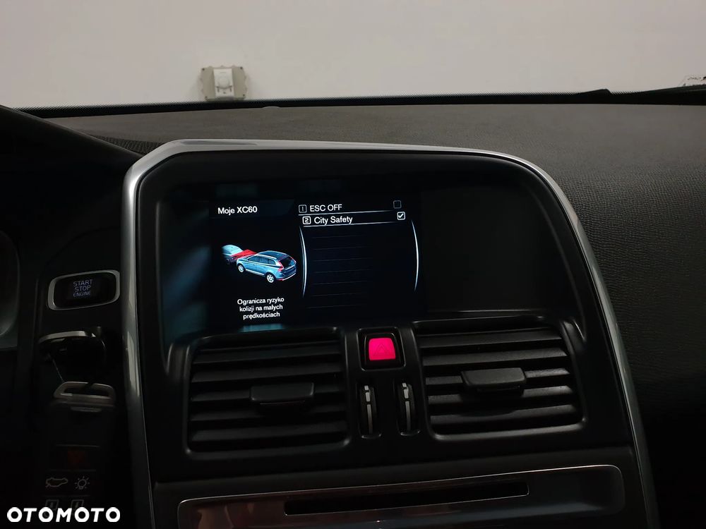 Volvo XC 60 D3 Drive-E Momentum - 24