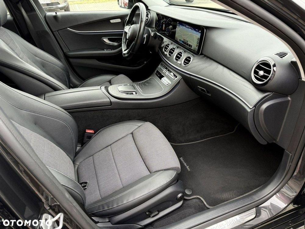 Mercedes-Benz Klasa E 400 d 4Matic 9G-TRONIC AMG Line - 17
