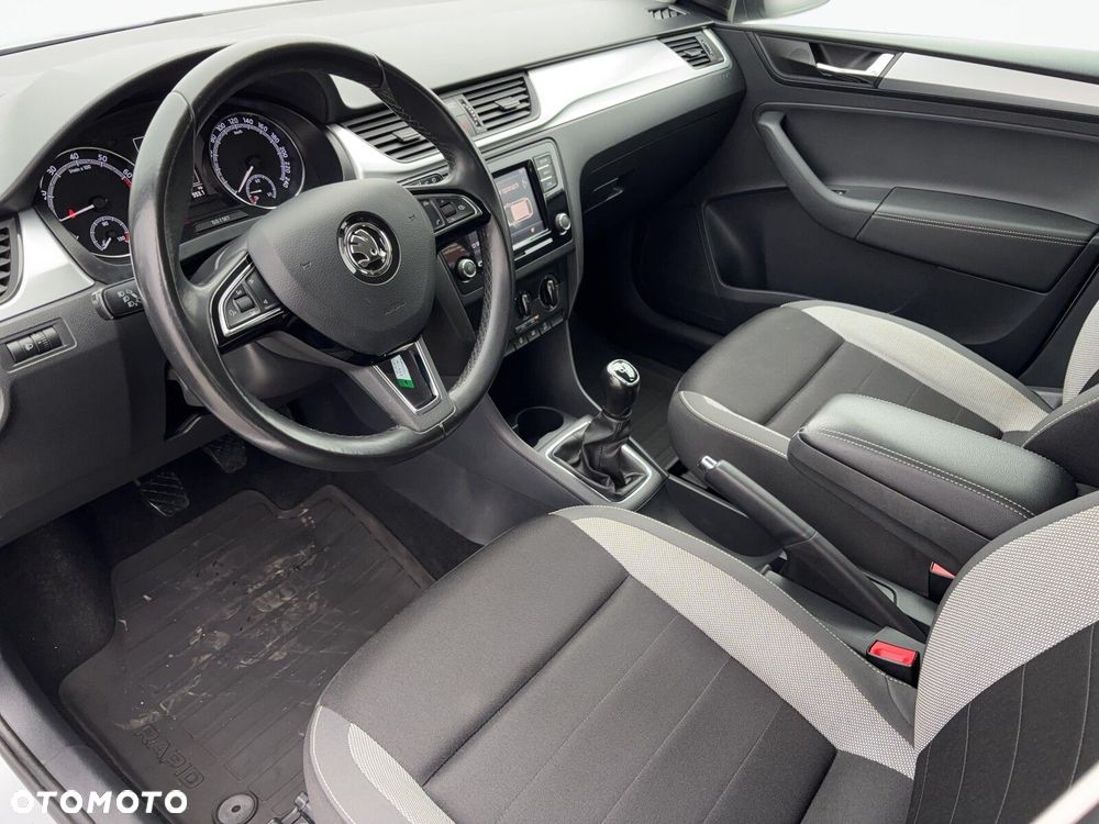 Skoda RAPID - 11