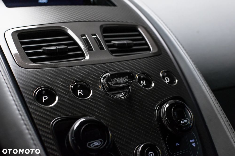 Aston Martin Vanquish - 23