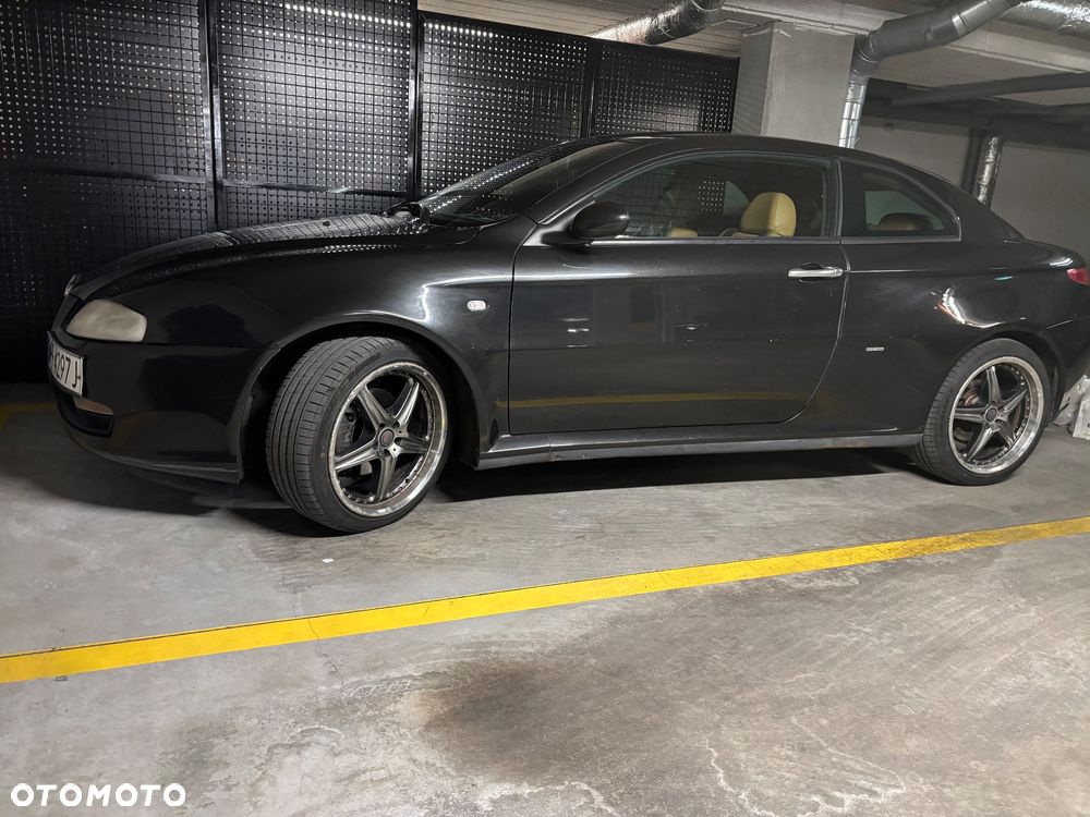Alfa Romeo GT 2.0 JTS Distinctive - 3
