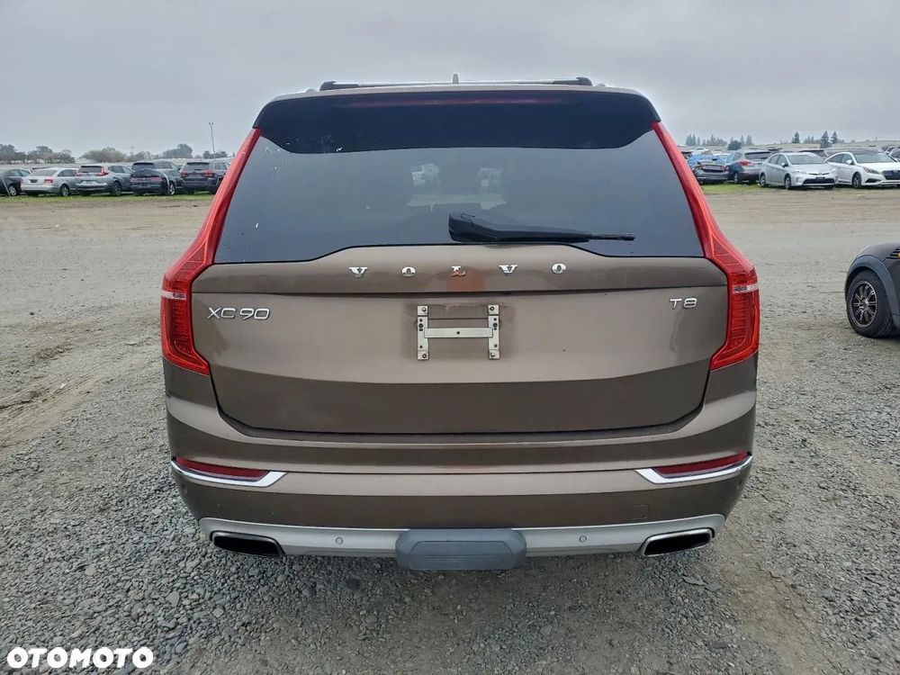 Volvo XC 90 T8 AWD Plug-In Hybrid Momentum 7os - 6
