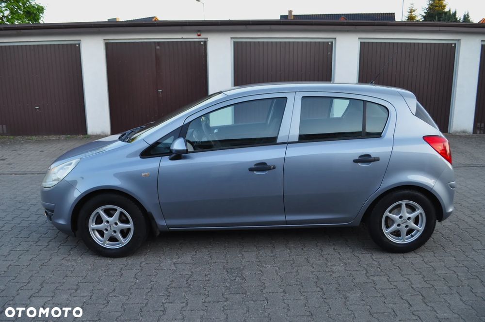 Opel Corsa 1.2 16V Essentia - 4