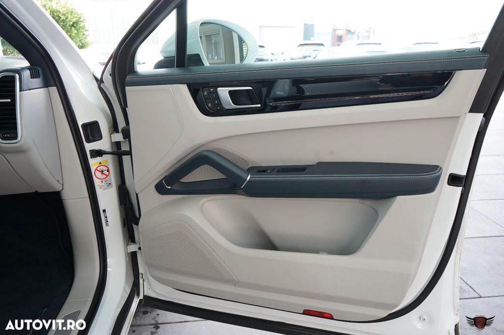Porsche Cayenne E-Hybrid Tiptronic S - 23
