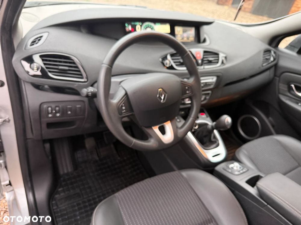 Renault Scenic 1.6 16V 110 Dynamique - 9