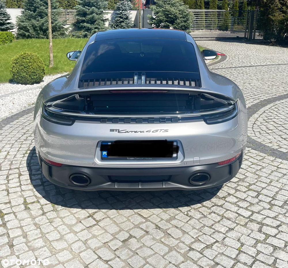 Porsche 911 Carrera 4 GTS - 14