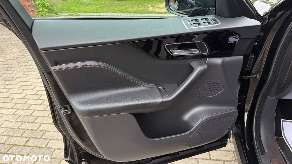 Jaguar F-Pace - 20