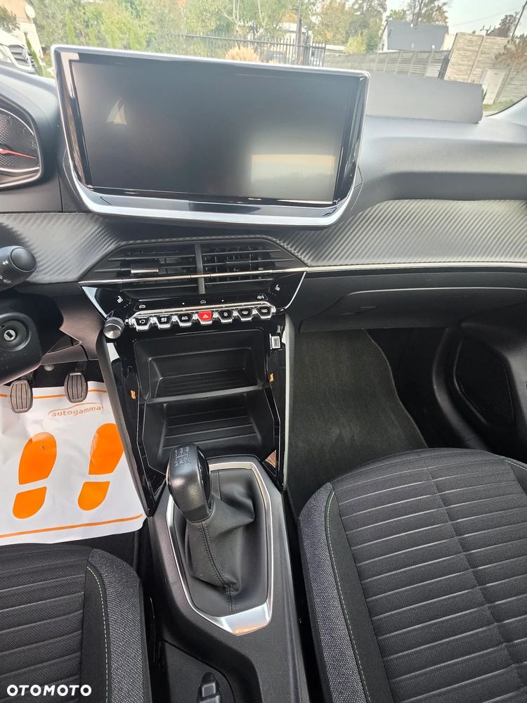 Peugeot 208 - 21