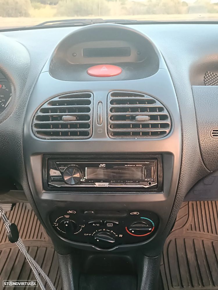 Peugeot 206 - 22