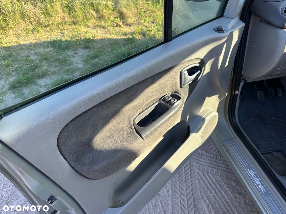 Renault Scenic 1.9 dCi Authentique - 18