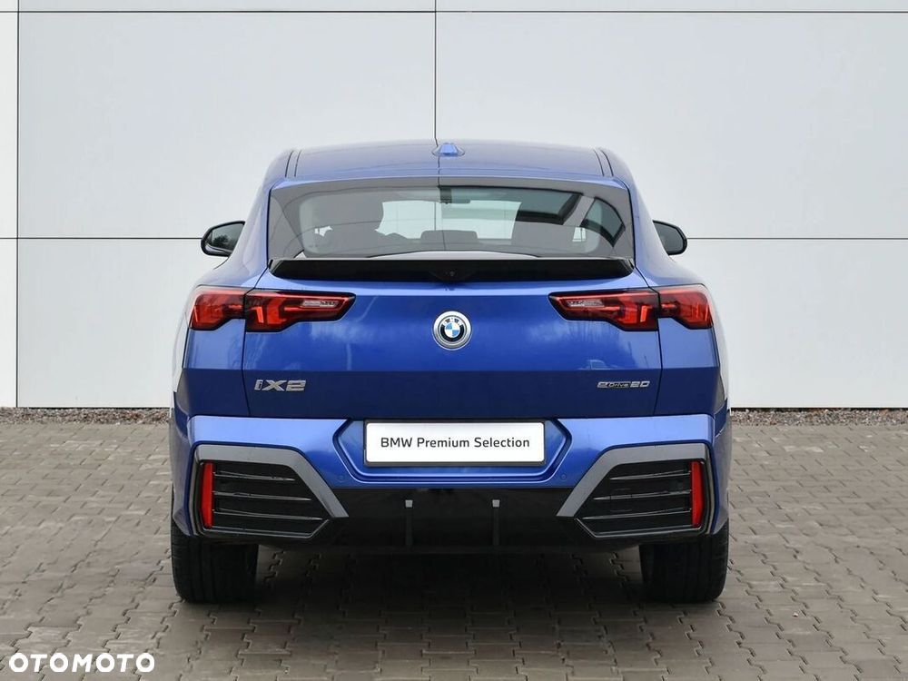 BMW iX2 eDrive20 66.5kWh M Sport Edition - 9