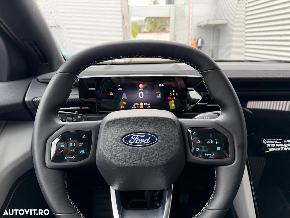 Ford Explorer RWD 77 kWh Extended Range Premium - 2