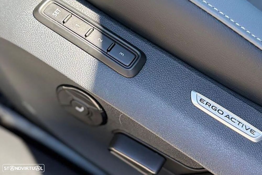 VW Passat Variant 1.5 eTSI Business DSG - 10