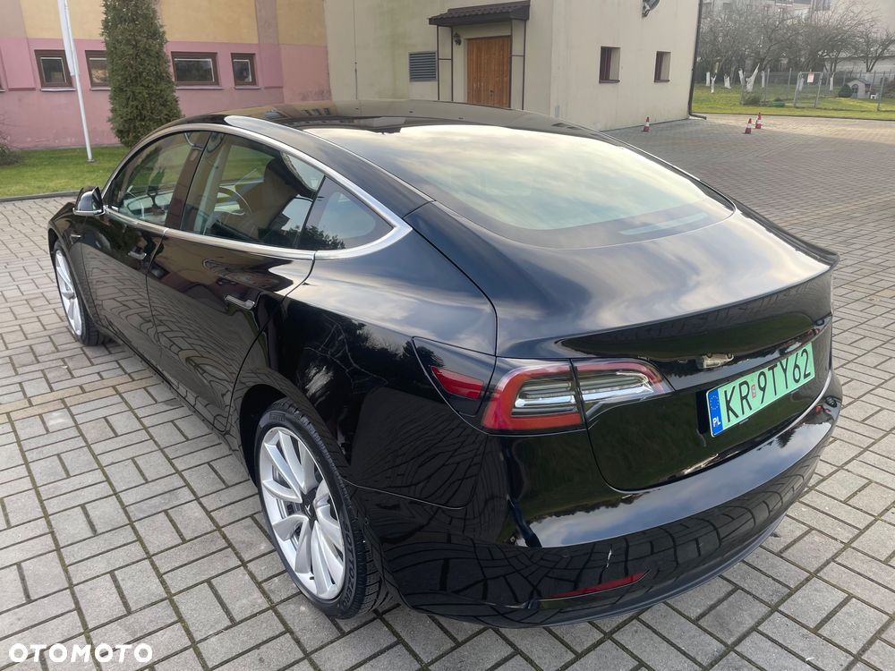 Tesla Model 3 - 16