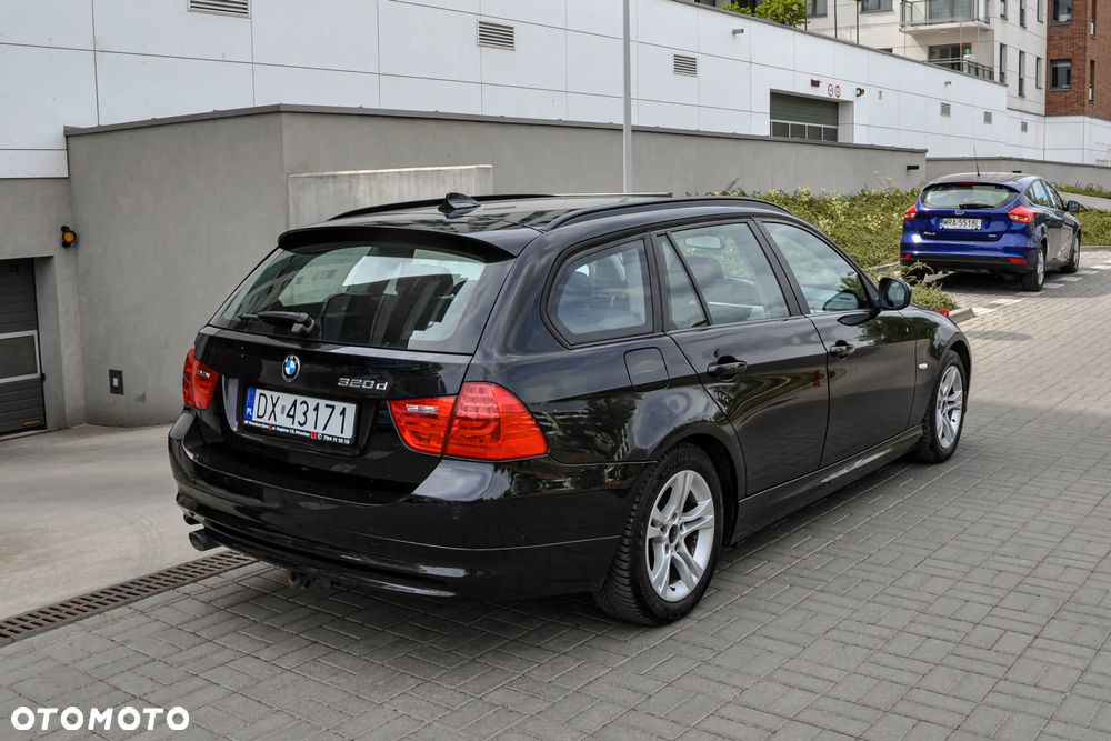 BMW Seria 3 320d - 4