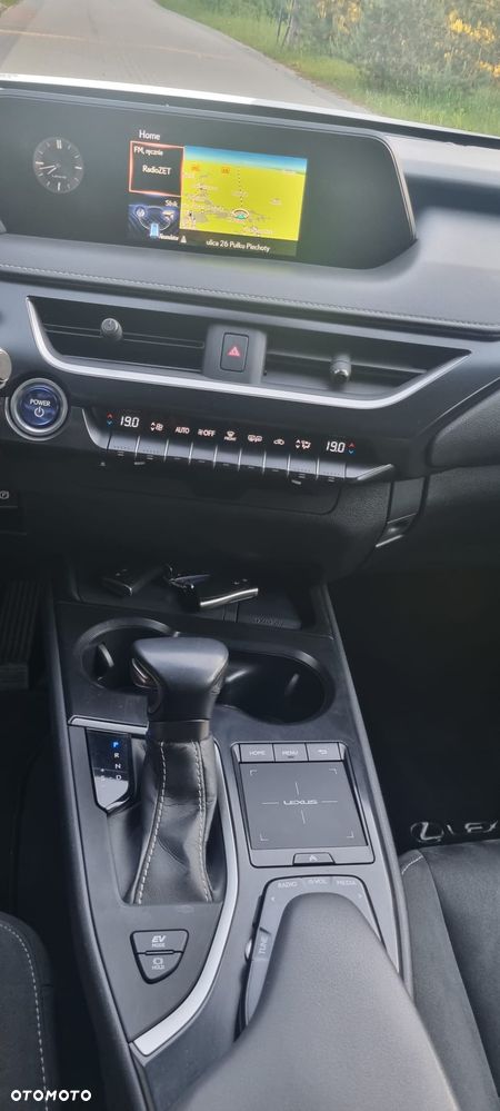 Lexus UX 250h F Sport 2WD - 13