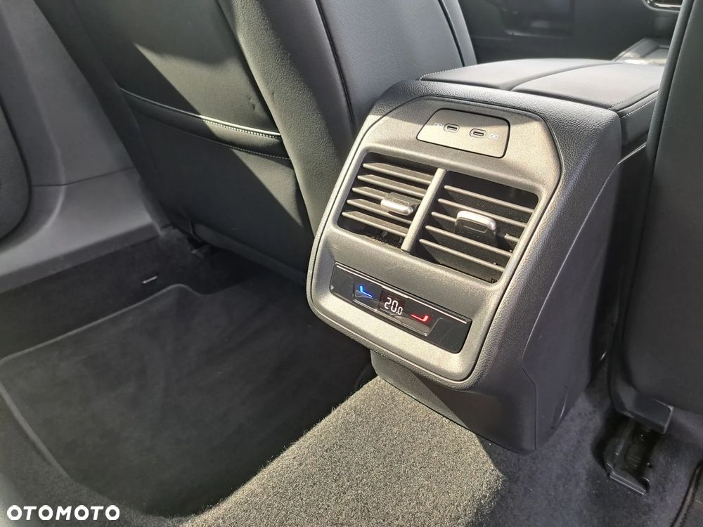 Volkswagen Passat 2.0 TDI EVO Business DSG - 17