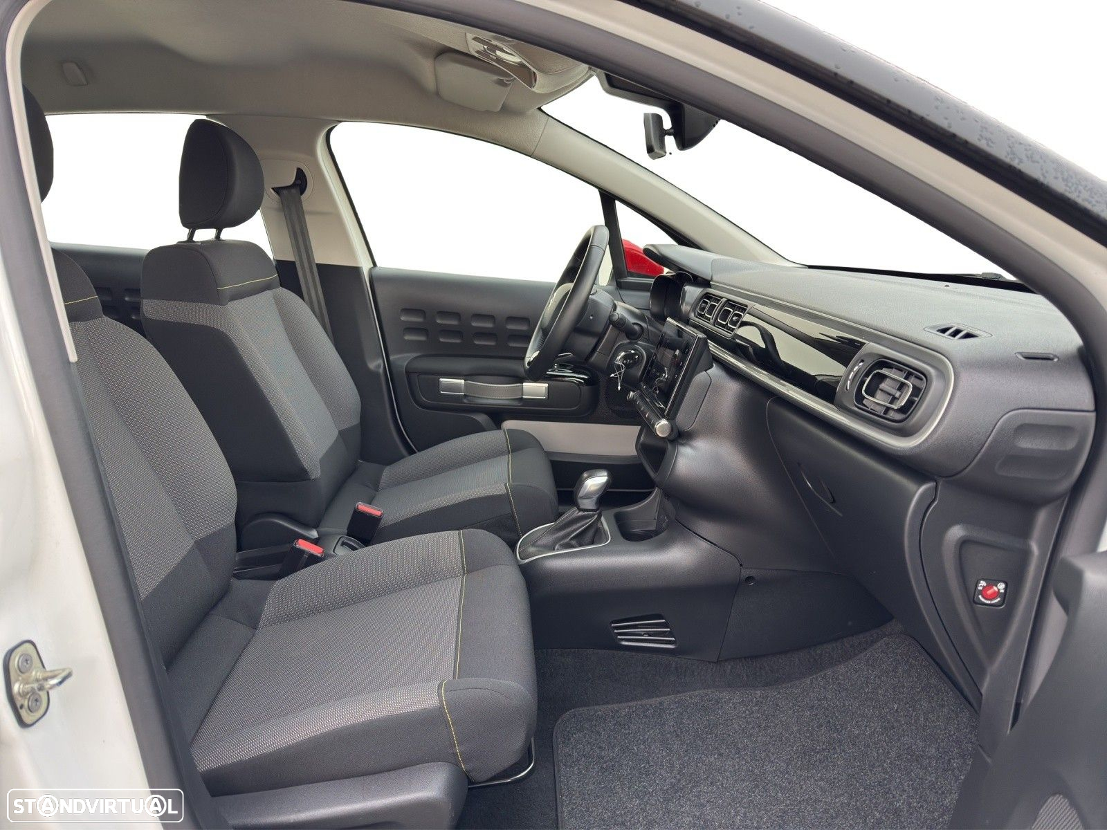 Citroën C3 1.2 PureTech Shine EAT6 - 13