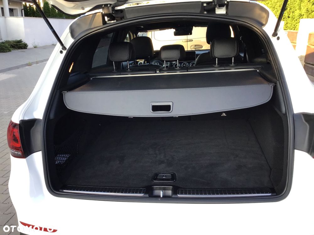 Mercedes-Benz GLC 300 4Matic 9G-TRONIC AMG Line Plus - 16