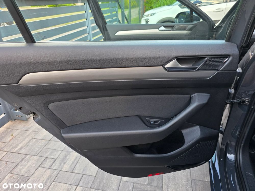 Volkswagen Passat 2.0 TDI EVO Essence - 15